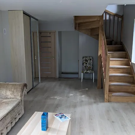 Family And Pet Friendly House Surrounded By Nature Near City Center בית נופש *