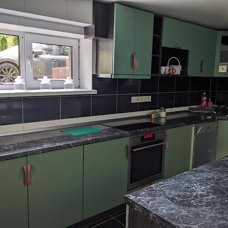 Dom wakacyjny Family And Pet Friendly House Surrounded By Nature Near City Center *